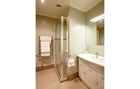 private bathroom of 2-bedroom apartment
