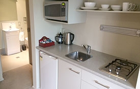 kitchen facilities of Queen Studio